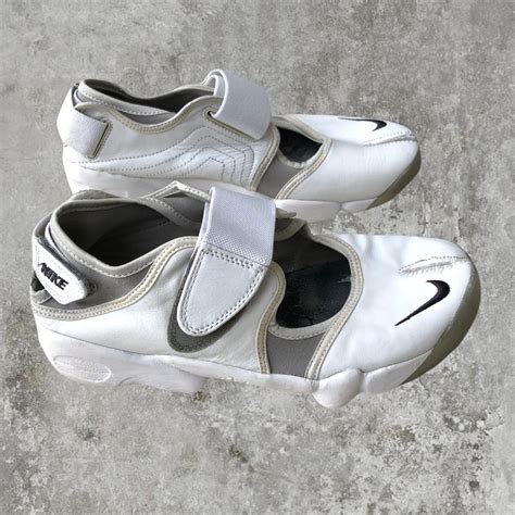 nike tabi